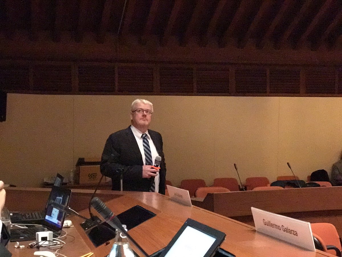 alex_caciuloiu's tweet photo. #HappeningNow Dr. Joe Sullivan from @MentorForensics provides insight from offender perspective of #online_child_sexual_abuse @UNODC_SEAP https://t.co/4wfGmat7HK
