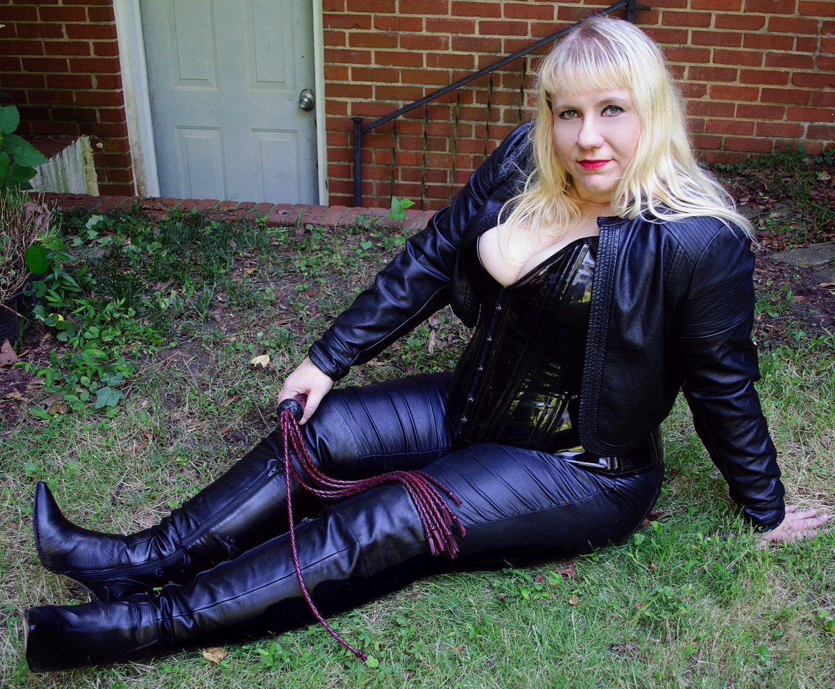 Mistress Eva Lordes www.GoddessEva.com. http://www.GoddessEva.com. 