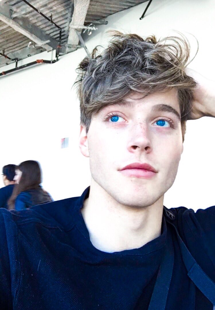 froylerry1's tweet photo. 👀👀
#froy #froygutierrez #FroyIsAmazing https://t.co/QyYlQW0WXR