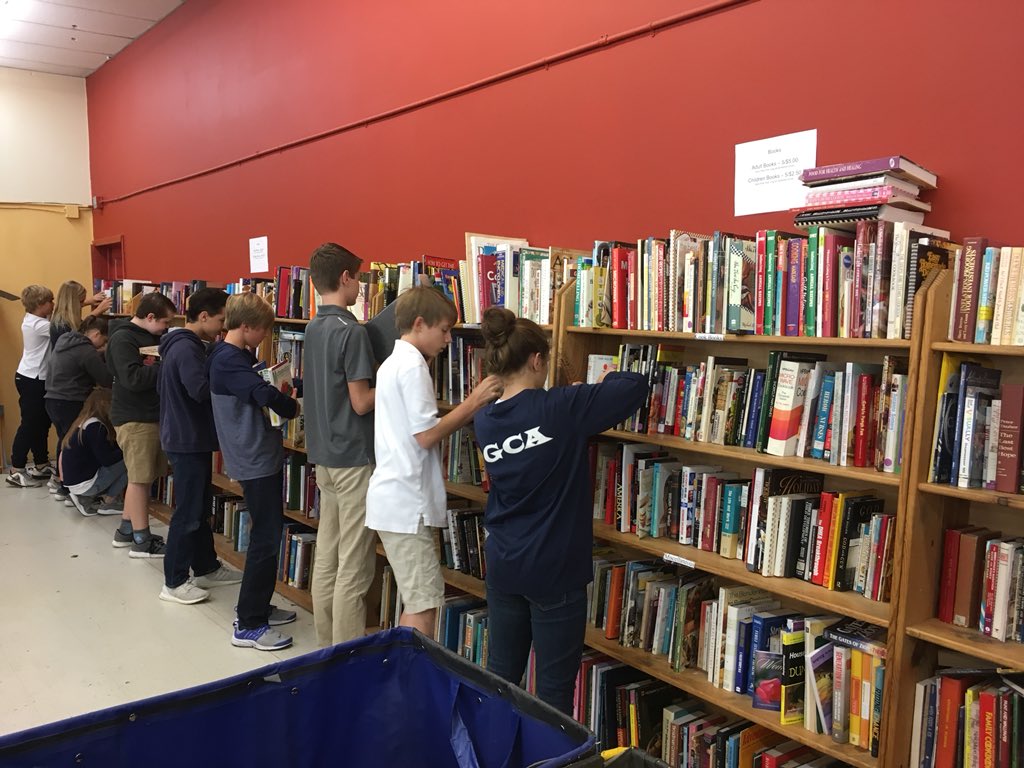 gcaramsms's tweet photo. 7th graders cleaning & re-stocking the shelves at KARM #gcaramsms #gcaserves #gcamsserveday https://t.co/qxB3lyIDdY