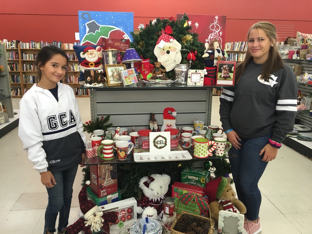 gcaramsms's tweet photo. 7th graders cleaning & re-stocking the shelves at KARM #gcaramsms #gcaserves #gcamsserveday https://t.co/qxB3lyIDdY