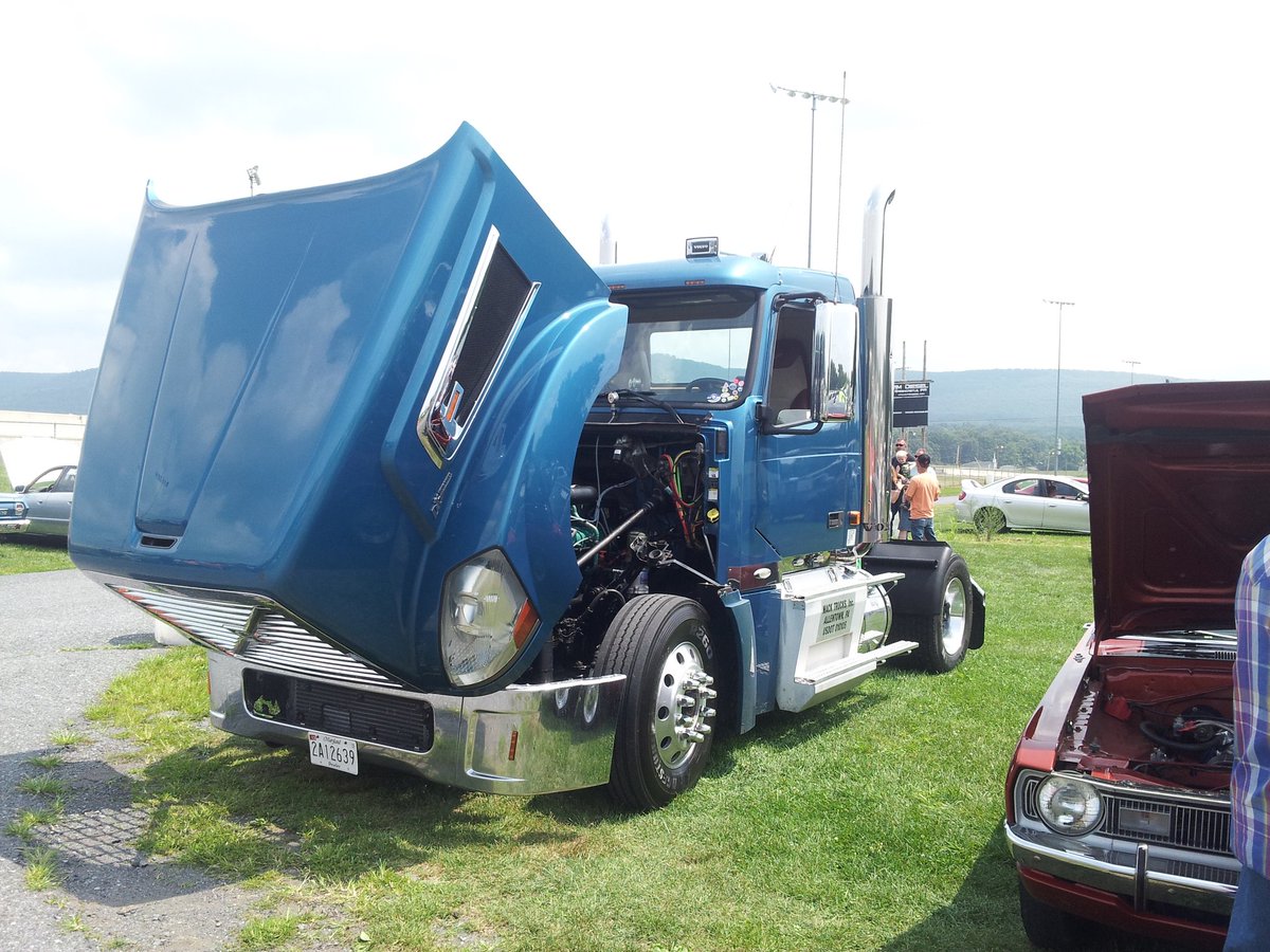 Throw back to the semi truck racing a eighth mile under 10 seconds