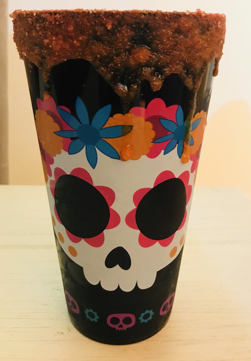 lupunker's tweet photo. #EsteClasicoEs de micheladas 😋 https://t.co/MFLt2P4Grl