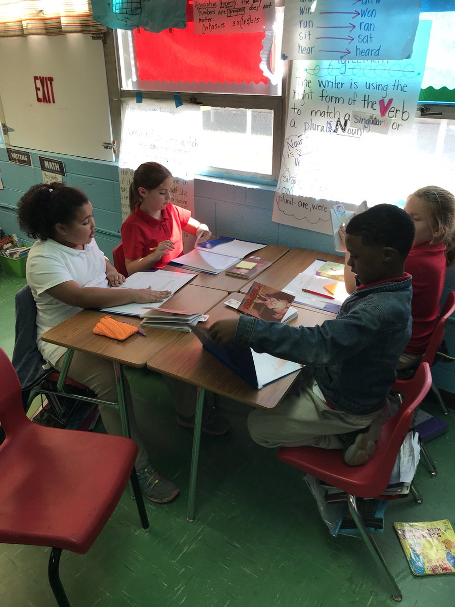 Taylor3rdGrade's tweet image. Literature Units! Ask your child which book he/she is reading. Lots of fun in 3rd Grade! @reid_school