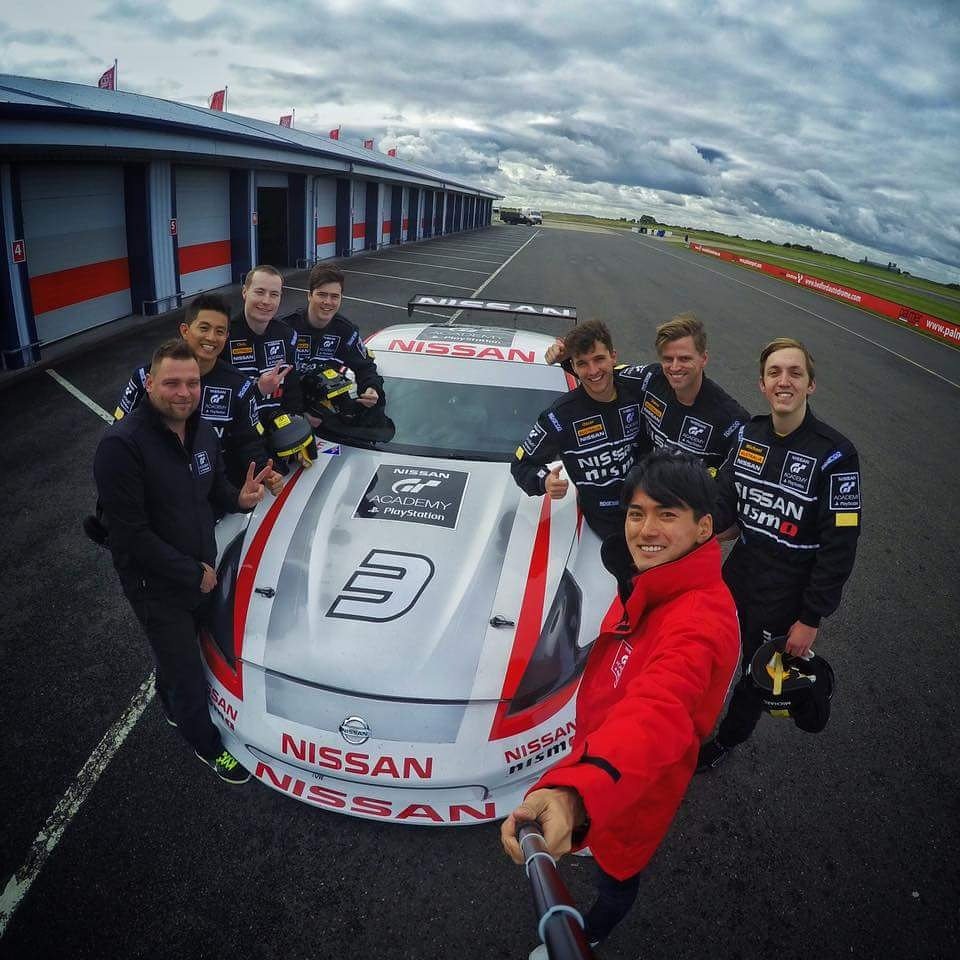 keishiayukai's tweet photo. Throwback to the first official 2016 @Nissan @gtacademy #TeamStraya selfie one year ago!
#tbt https://t.co/9KccYX3cCg