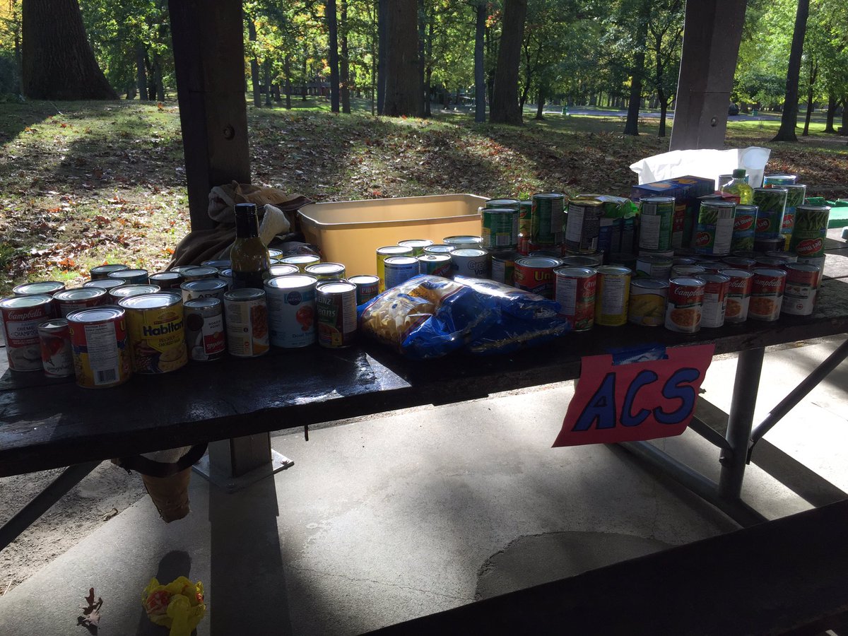 ACSLionsRec's tweet photo. A big thank you to our community support. The Food Bank received nearly 325lbs today. Thx to @Lancacontracti @FortHenrySS &amp; Dr. Martinek https://t.co/FfxTFxLFI6