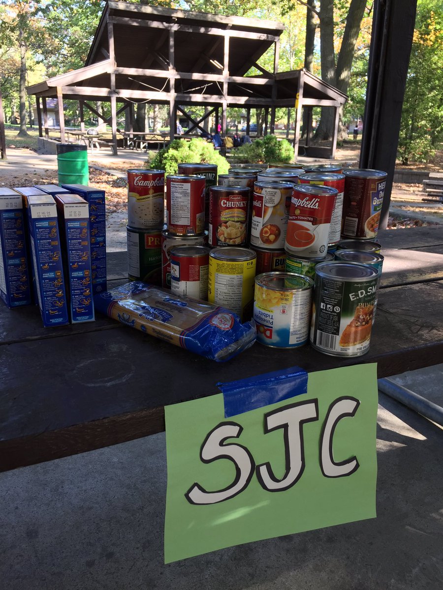 ACSLionsRec's tweet photo. A big thank you to our community support. The Food Bank received nearly 325lbs today. Thx to @Lancacontracti @FortHenrySS &amp; Dr. Martinek https://t.co/FfxTFxLFI6
