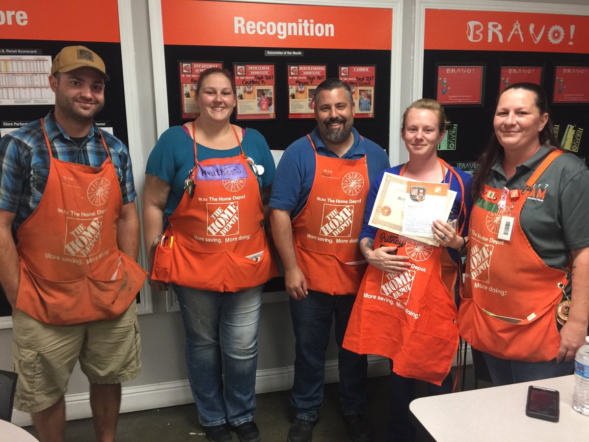 Congratulations to our cashier Britney on being cashier of the month!!! @CarlaHuizar @mikemyer1073 @mpo3p3 <a href="/bryanpuentes00/">Bryan Puentes</a>