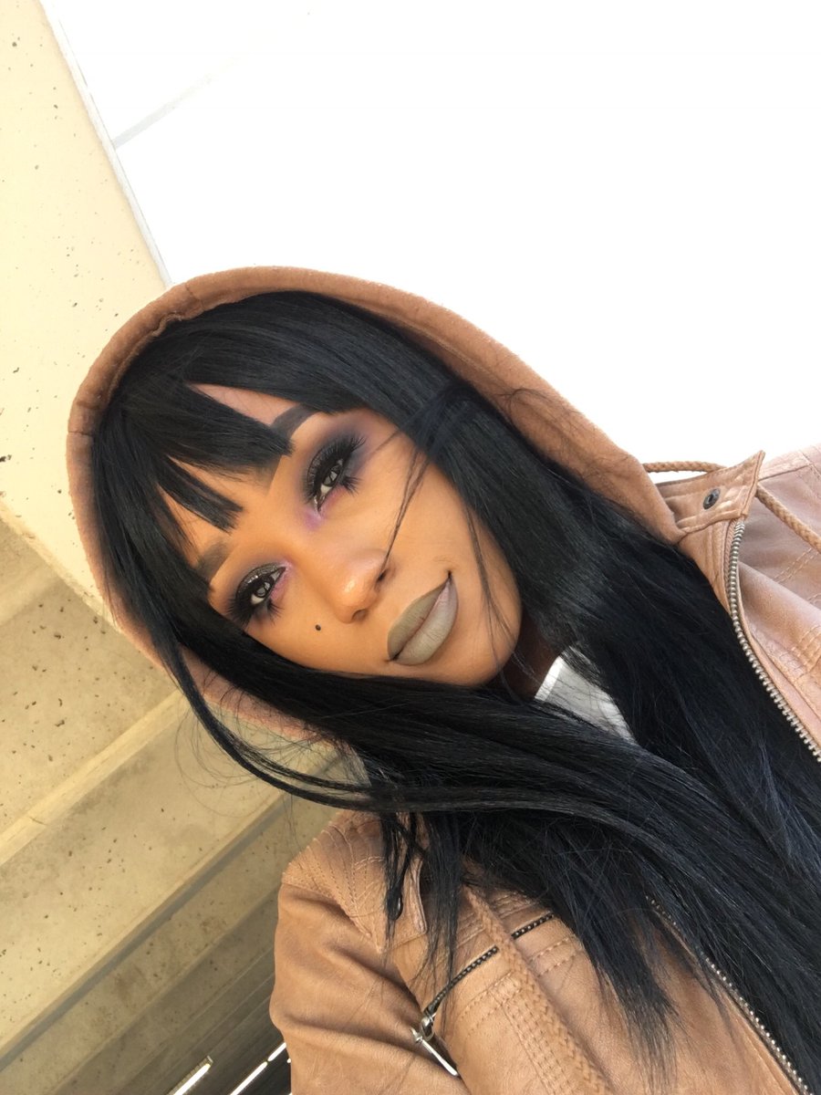 Xrizztina's tweet photo. Today’s makeup was the @MorpheBrushes 35P palette + @HouseOfUni Marley liquid lipstick ✨🙌��� #urbanprincess https://t.co/y6R1Im49yh