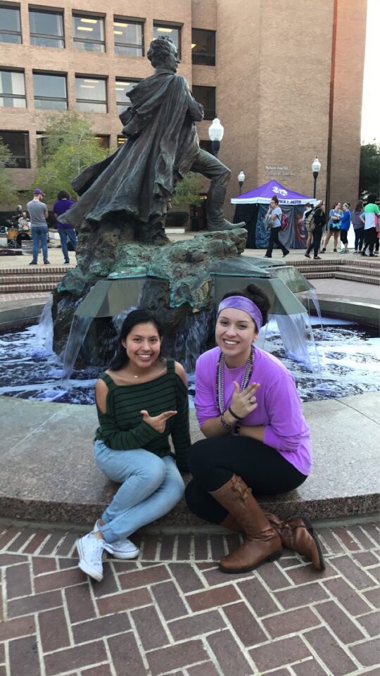 Diana &amp; Diana both showing their Homecoming School Spirit! 💜 #SFAHOCO17 #HOCO17_Genesis