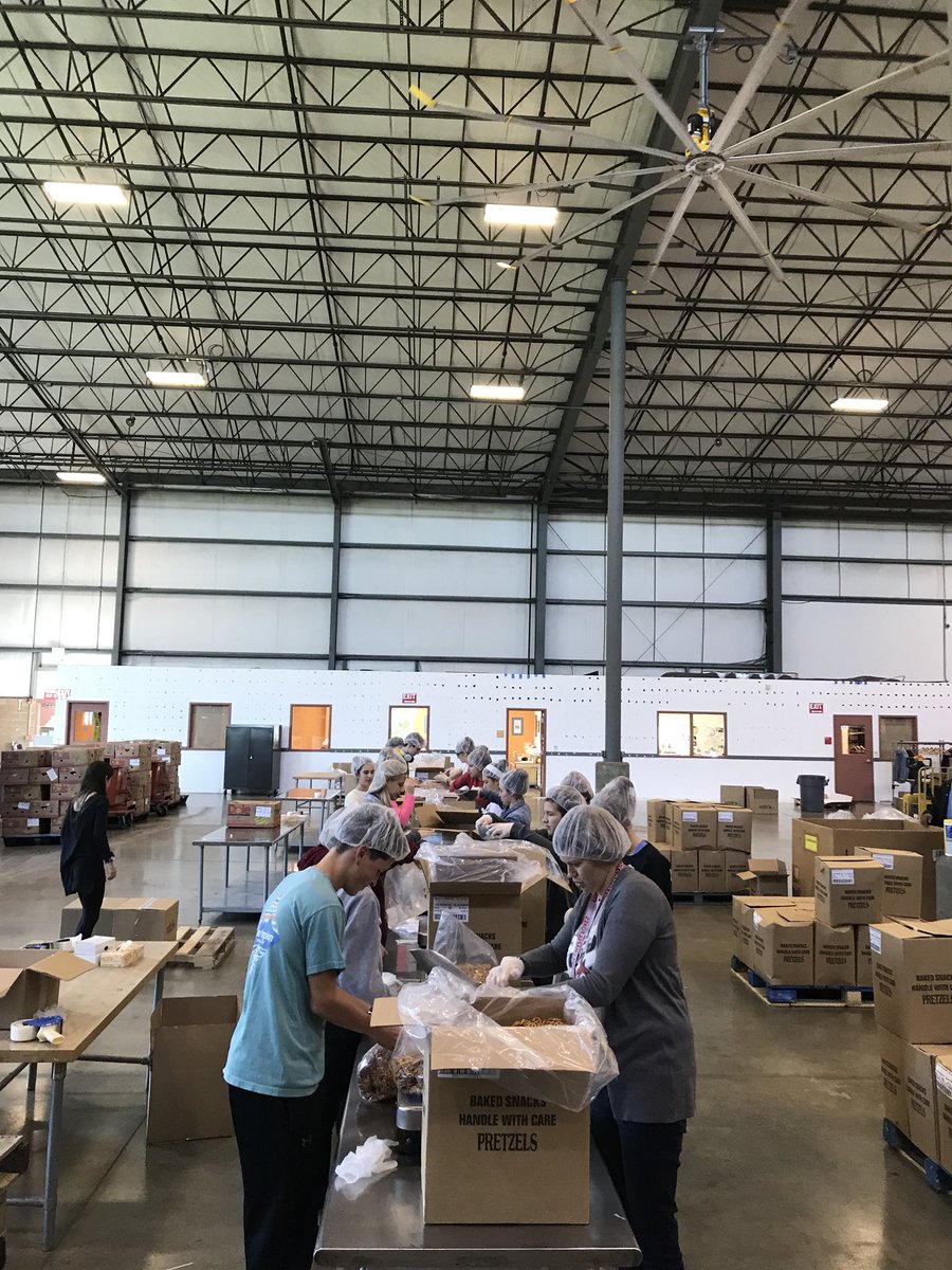FCstugovt's tweet photo. Community Outreach’s favorite food?? Pretzels!! We had a blast volunteering at the Greater Pittsburgh Community Food Bank on Monday. If you’re interested in service like this, pop into the activities office for more information!! #hairnets https://t.co/JGJTnFg3m6