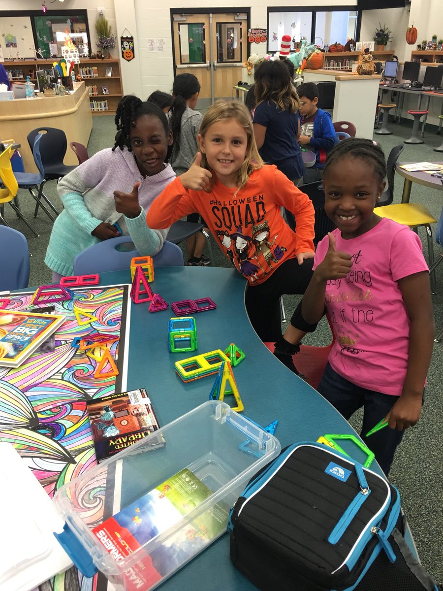 mrsletourneau4's tweet photo. Enjoying maker space time in the library! @HBlaylock_Cole #colelibrary #bcoleinspired https://t.co/tH25beT8R0