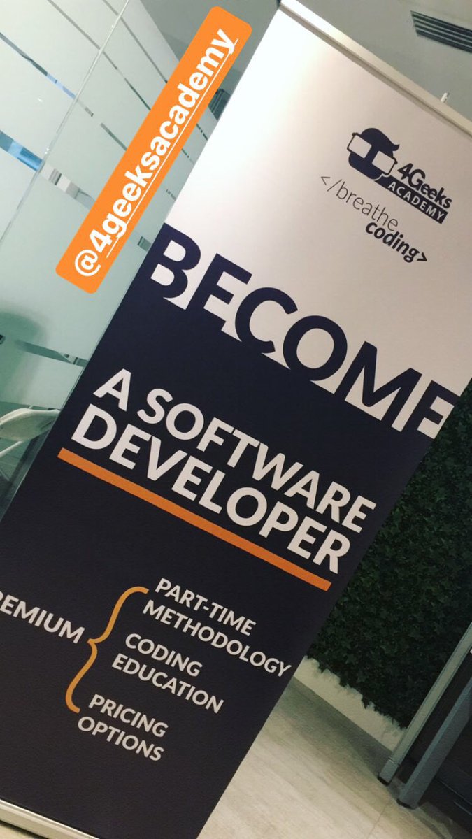 StartHubMiami's tweet image. Things are getting warmed up for the @4GeeksAcademy launch &amp;amp; #IntroToCoding