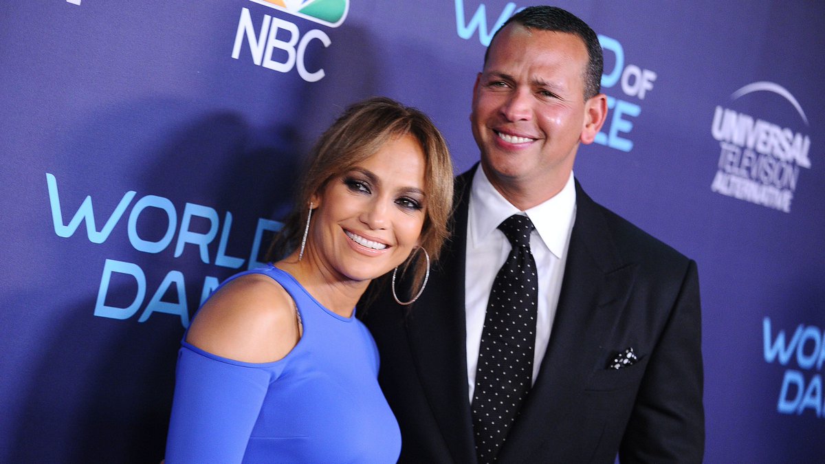 J.Lo and A-Rod Might Be Moving in Together Very Soon glmr.co/95QQkJP https://t.co/kvLlgUYX6k