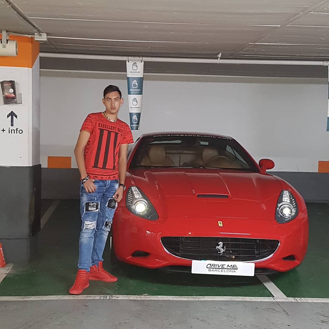 FlorinFlow07's tweet photo. Ferrari #drivemebarcelona https://t.co/JqKOKGcCM5