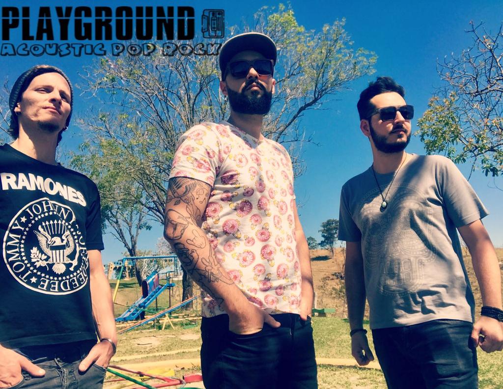Playgroundacous's tweet photo. Olha quem ta na area ... @playgroundacoustic 
Vocal: Thales
Batera: Bruno
Violão/Guitarra: Viny https://t.co/BPAdowhqfz