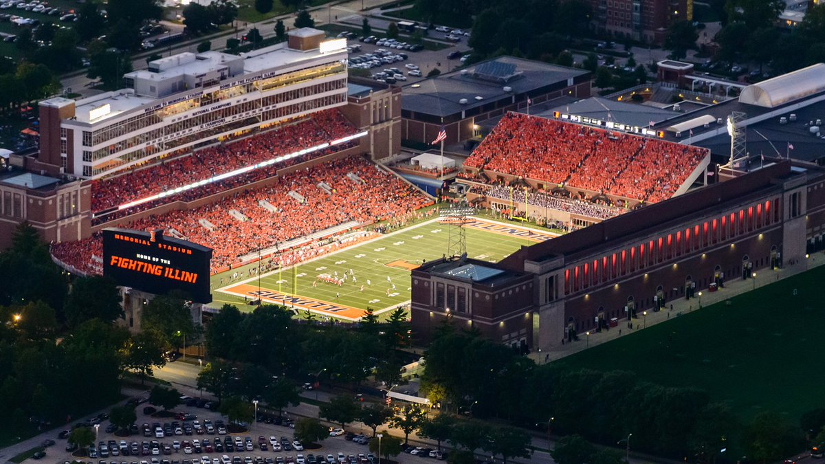 HistoryatIL's tweet photo. On this Day in U of I History, Memorial Stadium opens in 1923! I-L-L!
#IllinoisSesquicentennial #PlacingIllinois
Photo Source: @UIarchives https://t.co/Y5vHC1ND2l