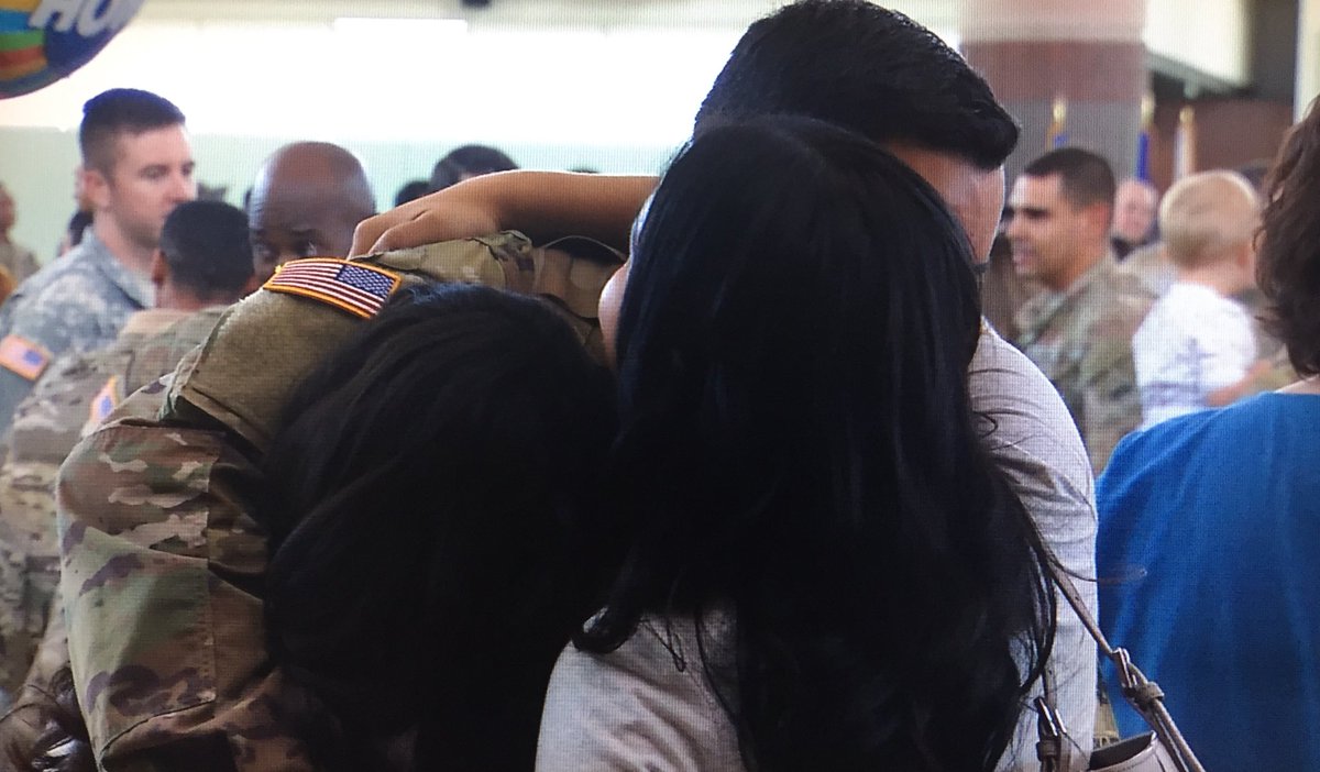 CBS4Photogs's tweet photo. The Soldiers of 1st Armored Div Combat Brigade Come Home https://t.co/CQft4Y3oDy