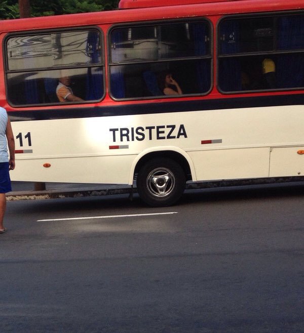 pqzoando's tweet photo. ônibus q eu pego todo dia https://t.co/UoFAhmj1n3