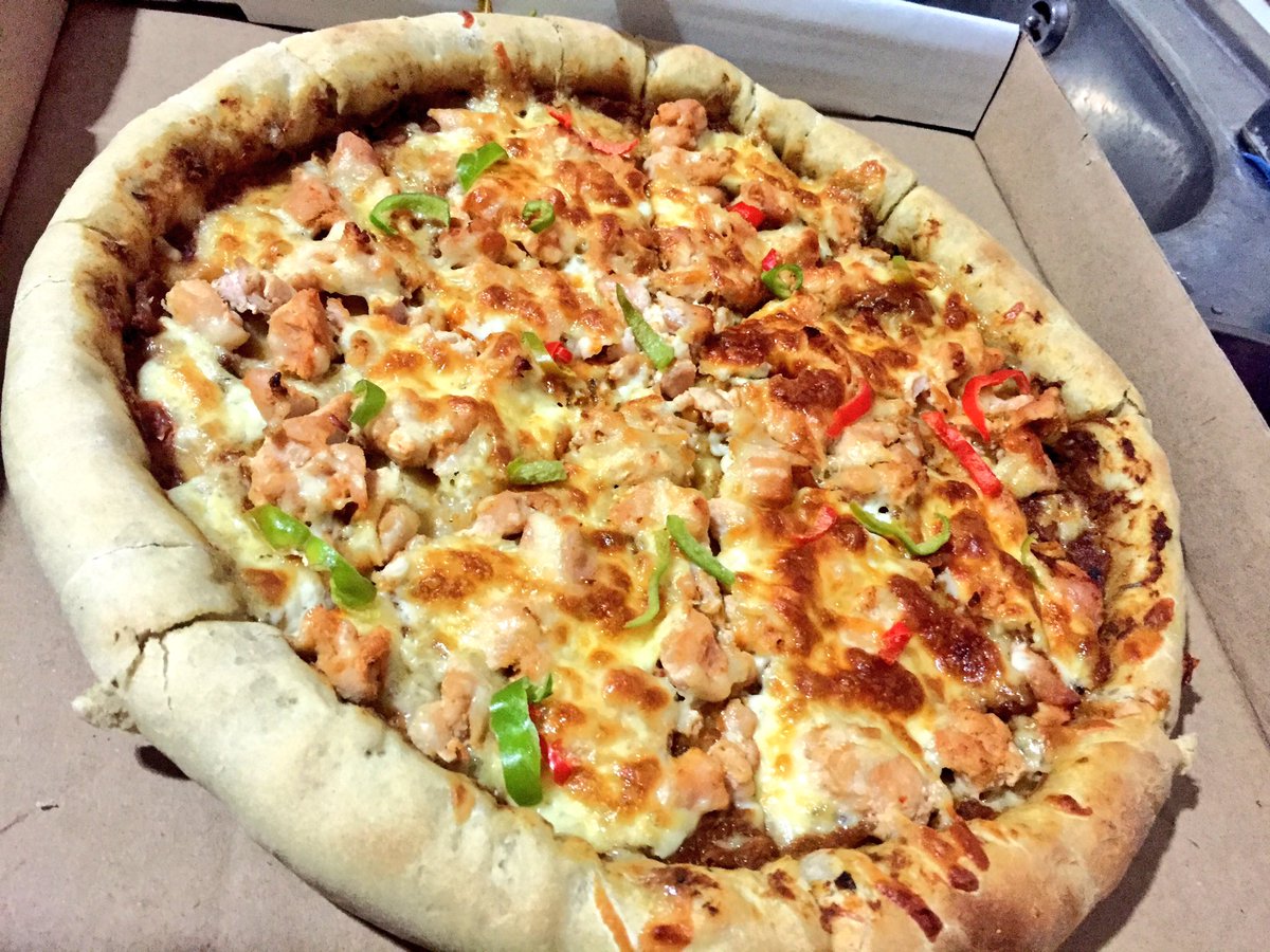 hajjii__a's tweet photo. The everyday meal ...
#hajjispizzapallazo #pizzapallazo
#chickenbbqpizza ORDERRR >>>> DELIVERY BY @AamnexDelivery @AamnexDelivery 😁😁😁 https://t.co/LgcCiU4OLU