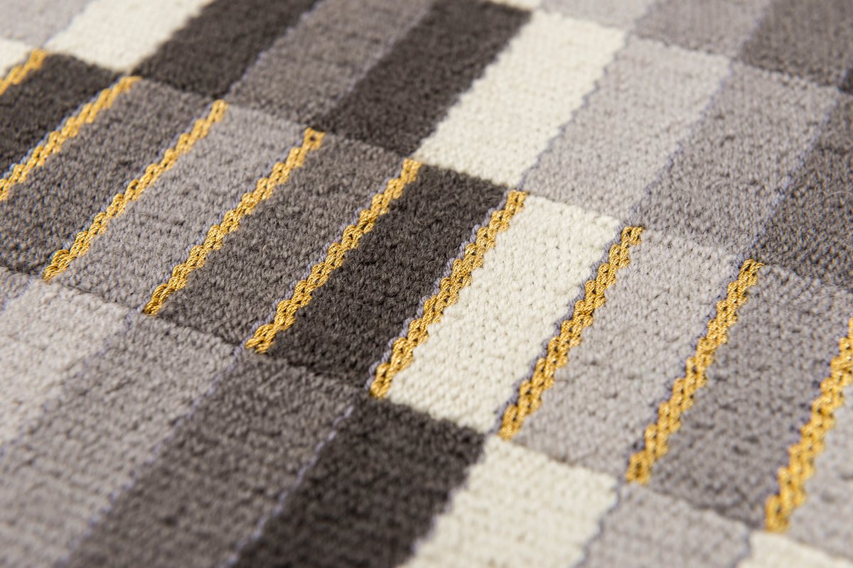 Weftfaced's tweet photo. See #GoldenIntersectionI&II by #CaronPenney @CAAGallery now #tapestry #Manhattan inspired @BrowngrottaArts @CraftsCouncilUK @62Group https://t.co/2HS67EpO47
