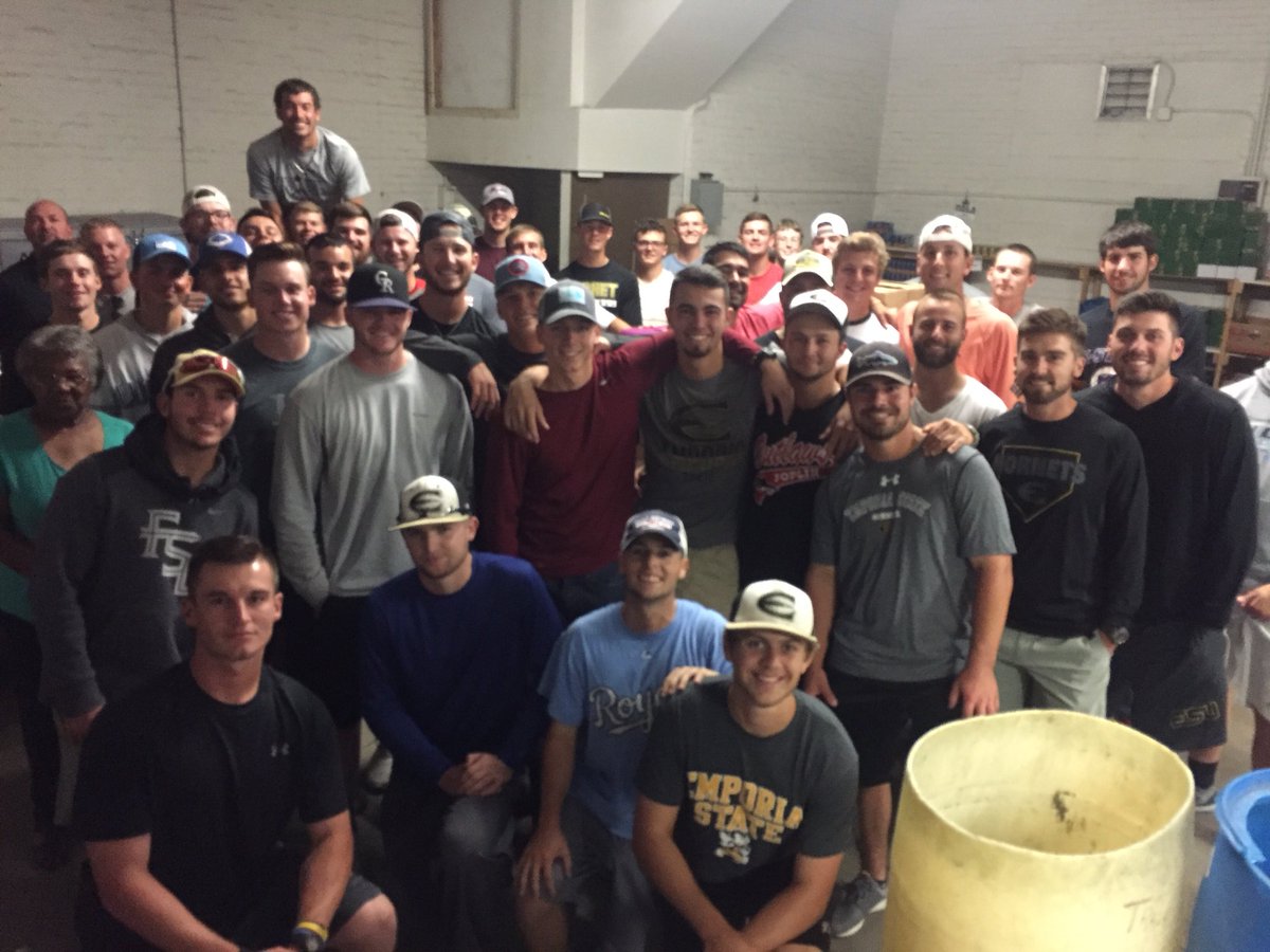ESUBaseball's tweet photo. Thanks to @emporiagazette for allowing us to help with #FoodForStudents https://t.co/fQfyJqAK3q