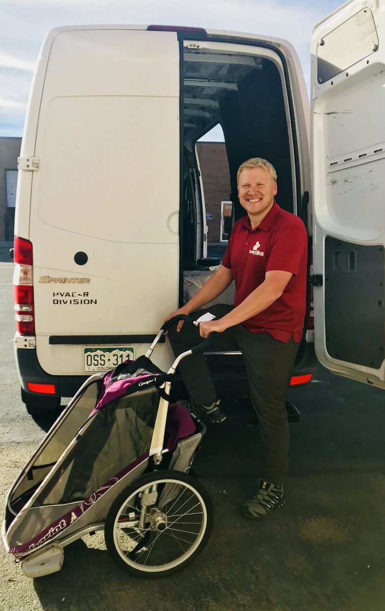 GoodBuyGear's tweet image. See our new local partner Cameron from SquirrelBox cranking out GBG deliveries this week? ow.ly/3ENd30fYzav. @getsquirrelbox  #wingmom