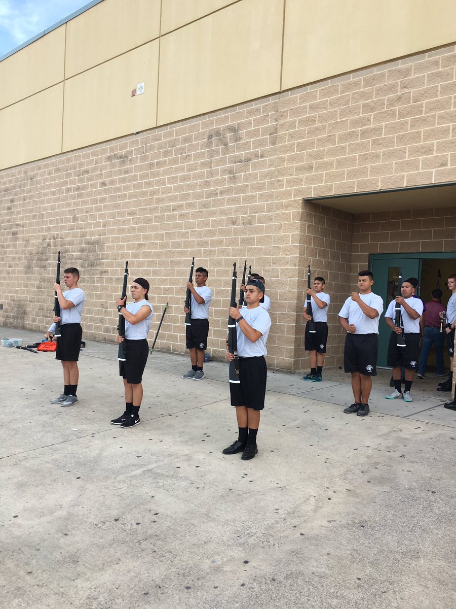 warrenafjrotc's tweet photo. Drill Teams and Color Guard continue to put in the hours of practice - hard working bunch of kiddos! #workforresults https://t.co/XApZ2L09N9