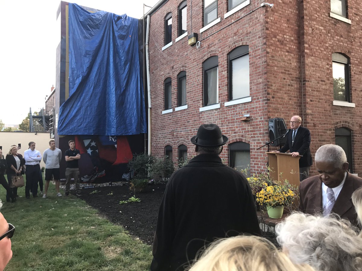 The KC Superman mural has officially been unveiled. We're lucky to have this wonderful piece of art &amp; symbol of acceptance in #westportkc.