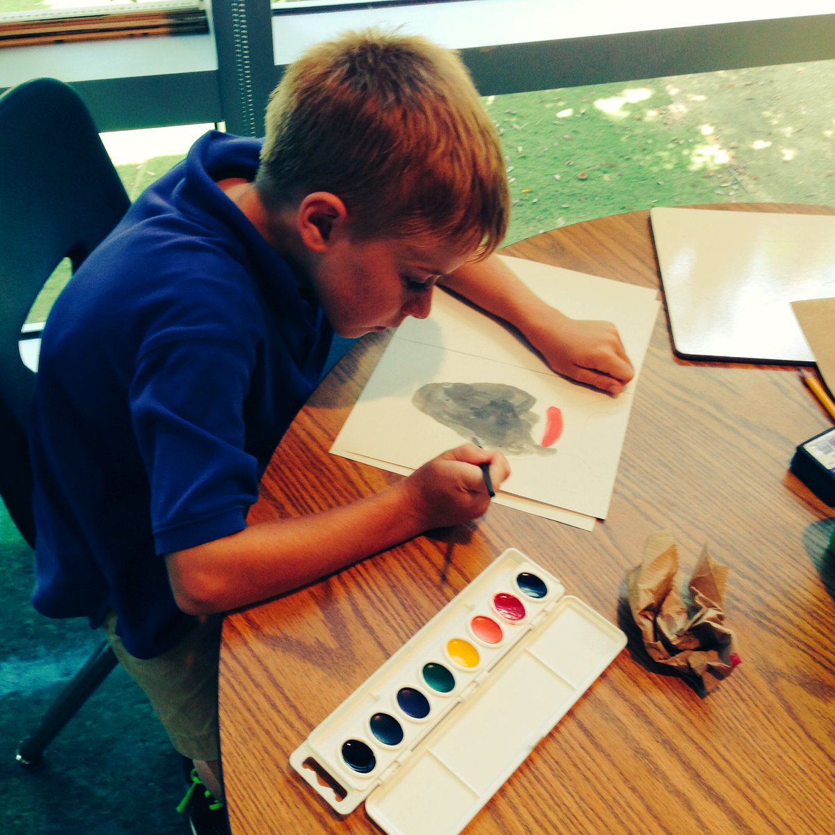 MbrockAlyssa's tweet photo. Preparing our projects on animal classification. Artistic representations. #Cisinspires #ISSedu https://t.co/vdOB701eQl
