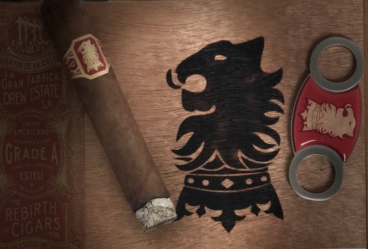 Undercrown Sun Grown rated 92 by <a href="/CigarAficMag/">Cigar Aficionado</a> ! Great review! drewestate.com/undercrown-sun… #de4l #TeamUCSunGrown
