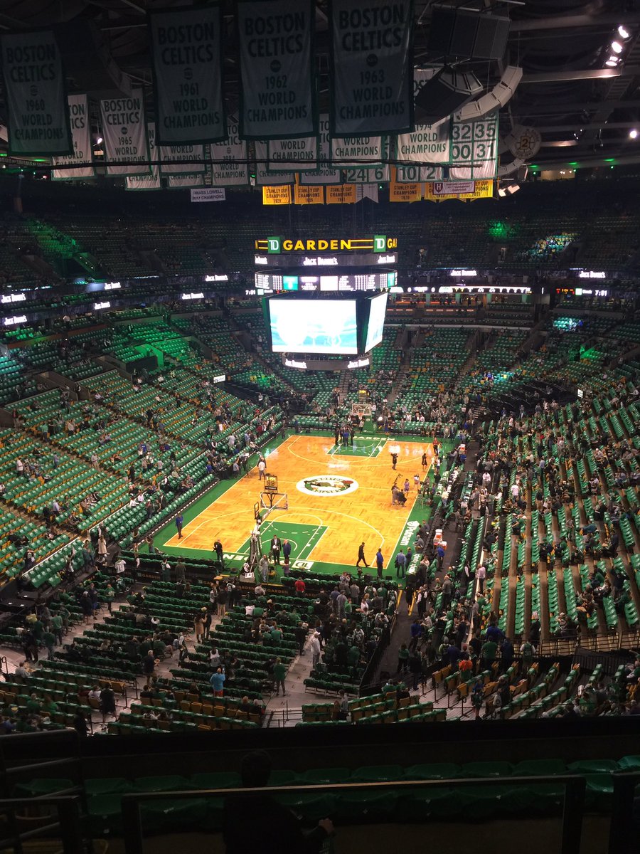 iRyskii's tweet photo. Let's go @celtics. #winforhayward https://t.co/RArKxw2zrX