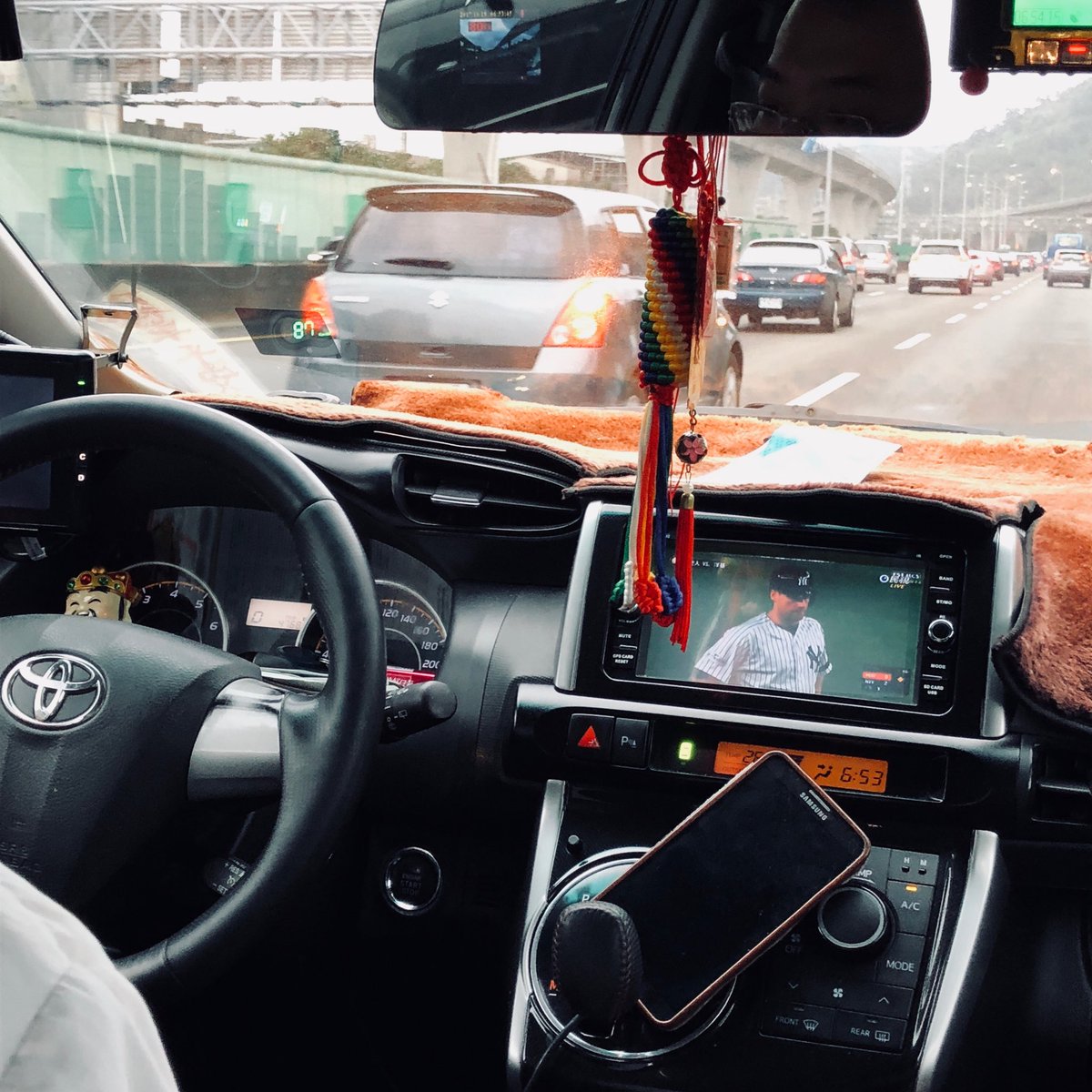 World Series live... in Taipei Taxi #watchtheroad