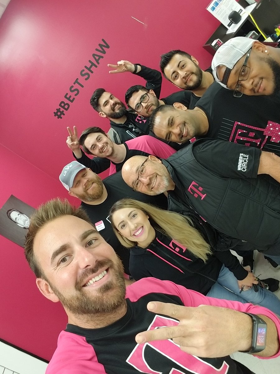 Rob_E_Scott's tweet photo. Had such an amazing skip level meeting with the best RAM team on the 🌍 Q4 ready @smccloskey30 @SamSindha https://t.co/tYEgB0Eh8O