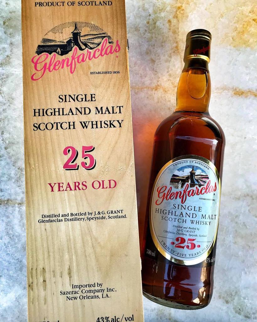 whiskey2go's tweet photo. Glenfarclas 25 🌟Year Old! Single Highland Malt Scotch Whisky! Love ❤️ the Older Bottling! 🔥🔥🔥
.
.
.
.
.
#singlemal… https://t.co/UorCgFLnWJ https://t.co/PFnn04k1XF