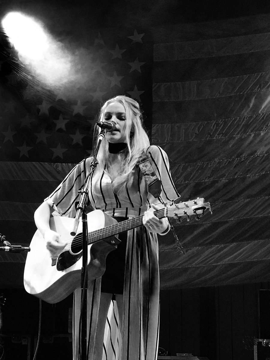 Mama always said you gotta fight for love... 💞