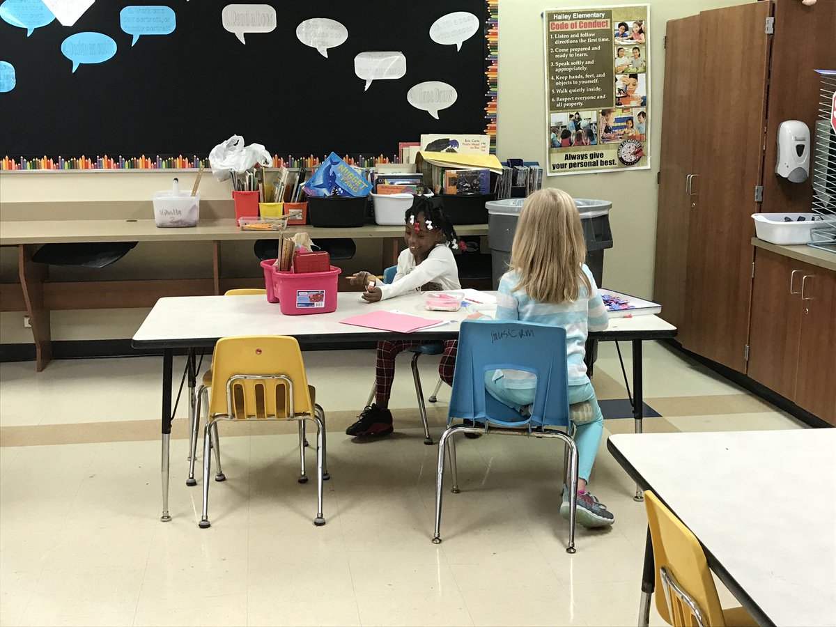 SpecialsRocks6's tweet photo. #HaileyComets https://t.co/WiNPh5vkAH