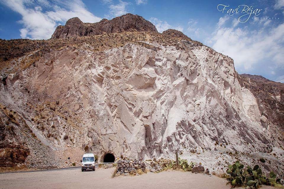 colcandina's tweet photo. #pennablanca #tunel #colca #Arequipa 
https://t.co/MPHHo0Lpqx and https://t.co/ktDfqyXNIj https://t.co/6lplS1GUl4