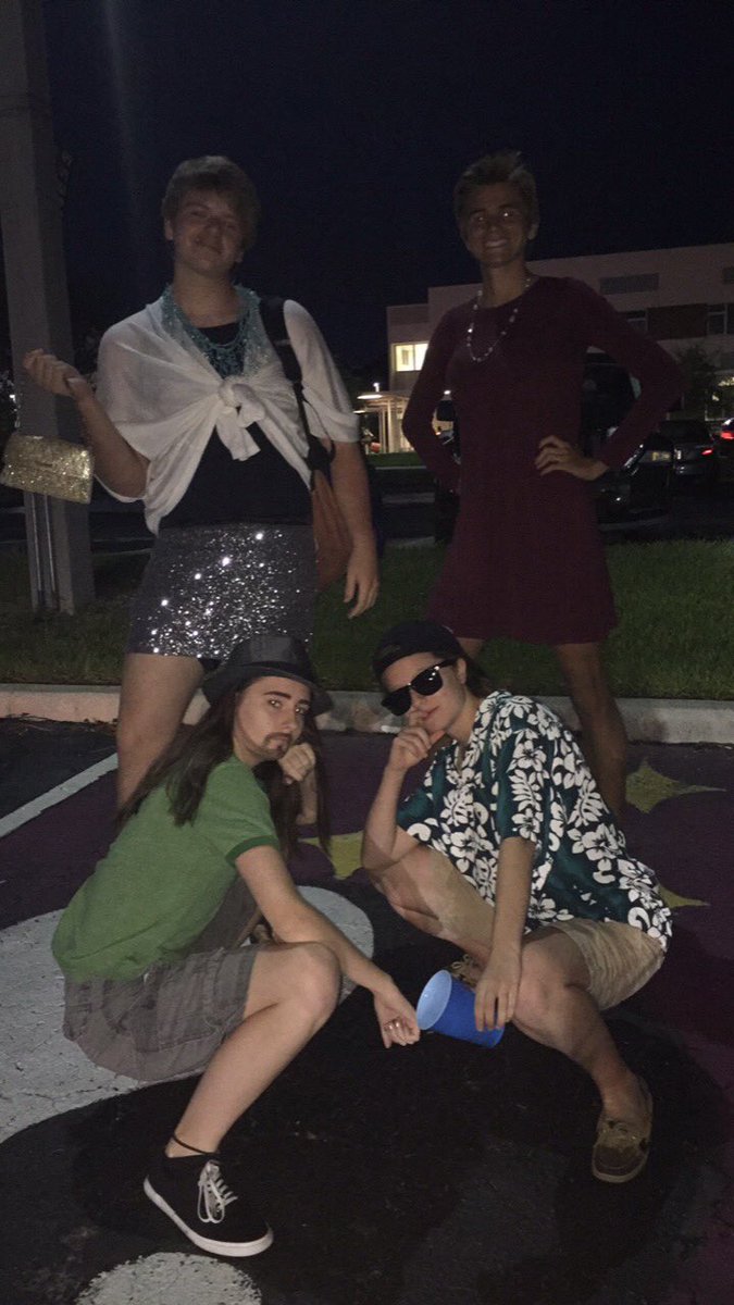 Fatterchicken9's tweet photo. My mom said I look good as a boy😩🔥💦 #dpspiritweek17 #seniorswitchday #parmsadoptedchild https://t.co/H7B5n0EAoq