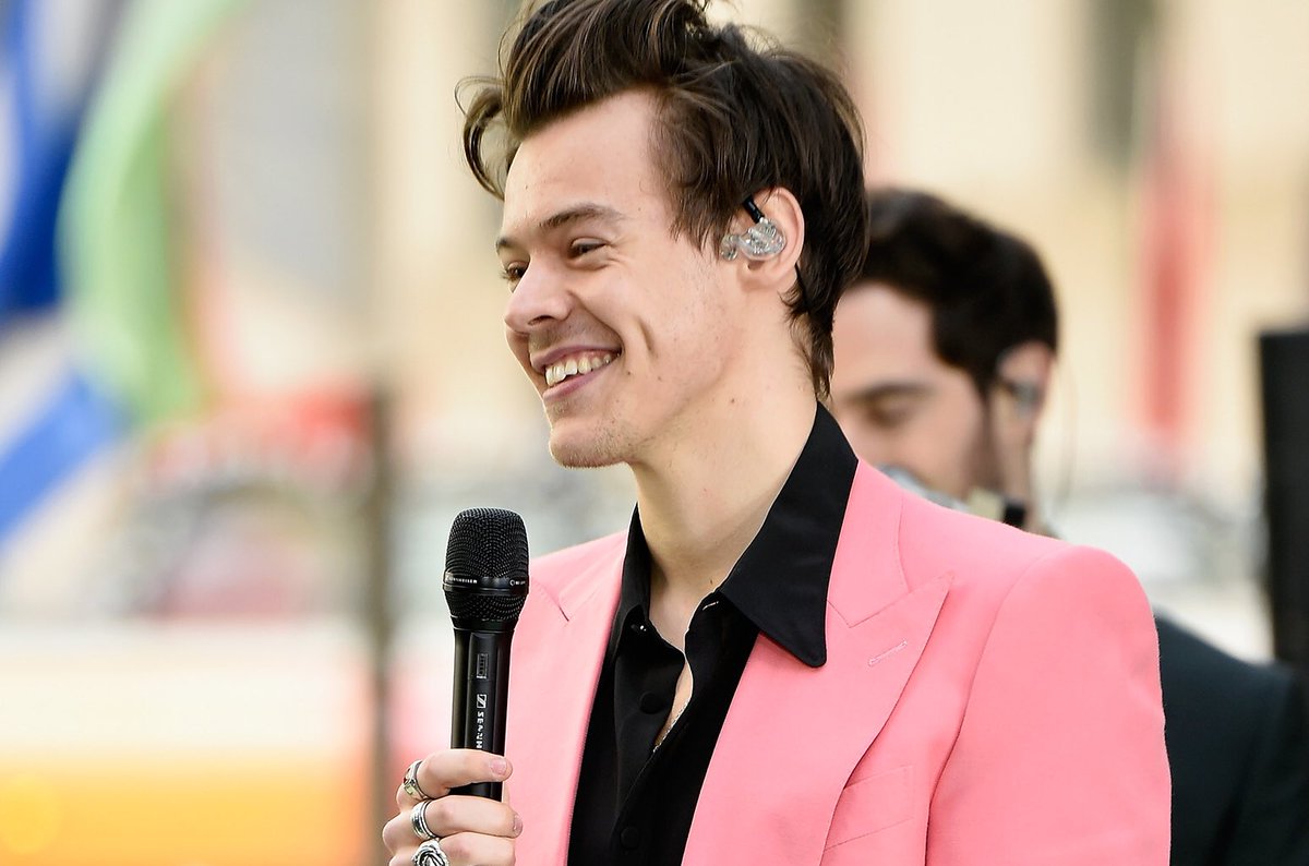 HSUpdating's tweet photo. 🎙| “Harry’s got quite nice teeth, let’s go with Harry.” -Liam on which 1D member had the nicest teeth https://t.co/uHLjr9ohrC