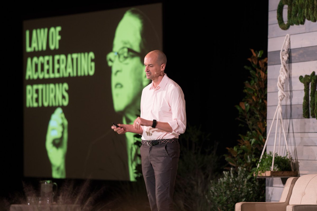 ConsciousCap's tweet photo. Thanks @pfinette for sharing takeaways from @panerabread CEO Ron Shaich's #ccCEOSummit keynote https://t.co/Ckk1MZOe5m #ConsciousCapitalism https://t.co/U68ekIK6pI