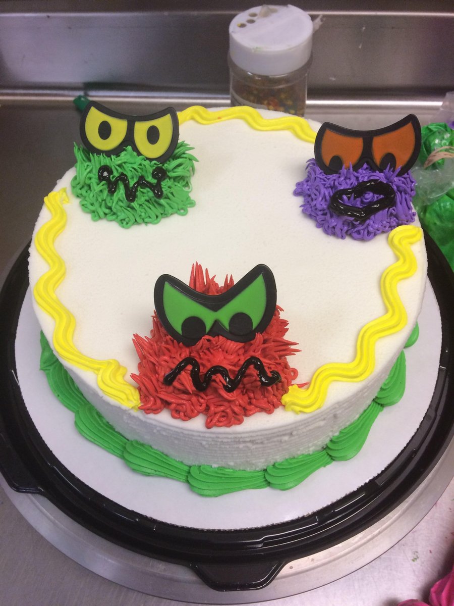 Triangle_DQ's tweet photo. Our cake decorator is getting creative with Halloween cakes! Which one is your favorite? ๐ป๐ท๏ธ๐ธ๏ธ #DairyQueen #DQ #TriangleDQ https://t.co/J7pcepJ05J