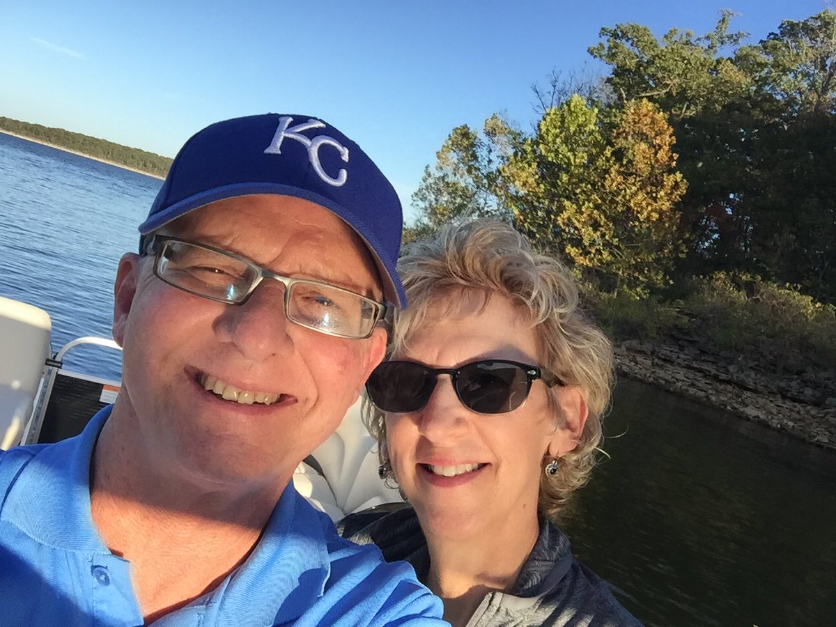 REMaggard's tweet photo. Guess where we are? With Kim Chism Jasper @KimChismJasper https://t.co/TxwVhAM2FJ