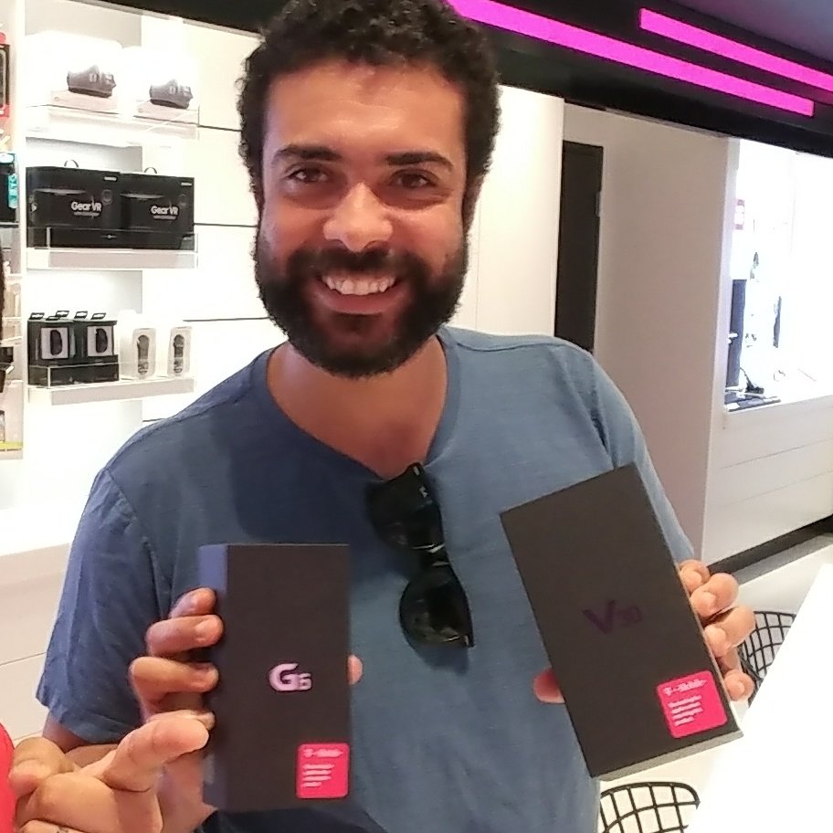 Kishan_AshleyHS's tweet photo. Gustavo said man #lg has always done it for me I need that #v30 in my life 😎 Also took advantage of getting a FREE #G6 @djahn711 @TyTykim001 https://t.co/caeOMidWzW