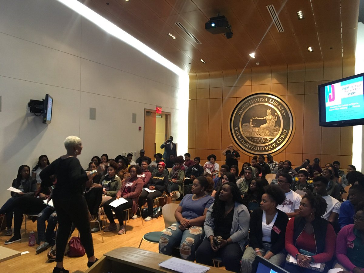 CofCSA's tweet photo. FULL HOUSE We had tonight at our General Body meeting. We welcome our New Student Ambassadors! 🐾🤓 https://t.co/mwNl05fLke