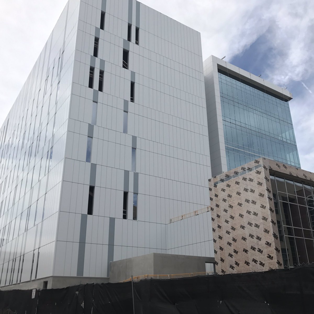 YudislaidyFern's tweet photo. Great to see the progress at several of our @SkanskaUSA projects in Tampa & St. Pete!! @SchwartzMedia #SMSclient https://t.co/D6WbId04LH