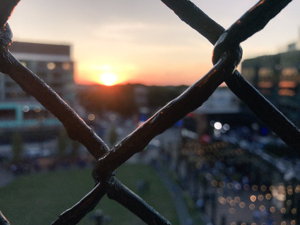 Cubs's tweet photo. Soaking in those #WrigleyField sunsets. https://t.co/kzogANCzQv