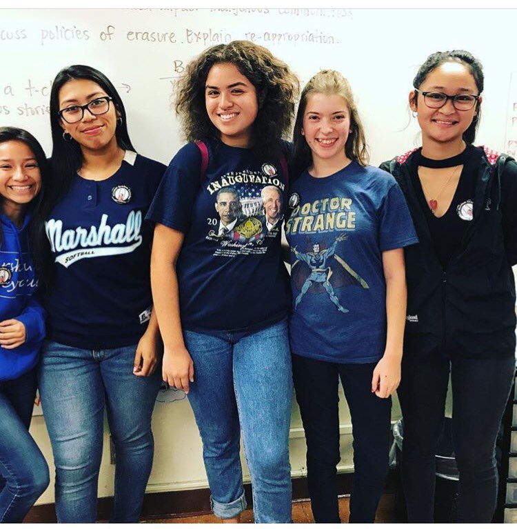 LA_StudentsDsrv's tweet photo. .@DrRefRodriguez Marshall HS wants to #endrandomsearches! Listen to the youth! Stop the criminalization! #here2learn #studentsdeserve #lausd https://t.co/FeG4bQFo8N