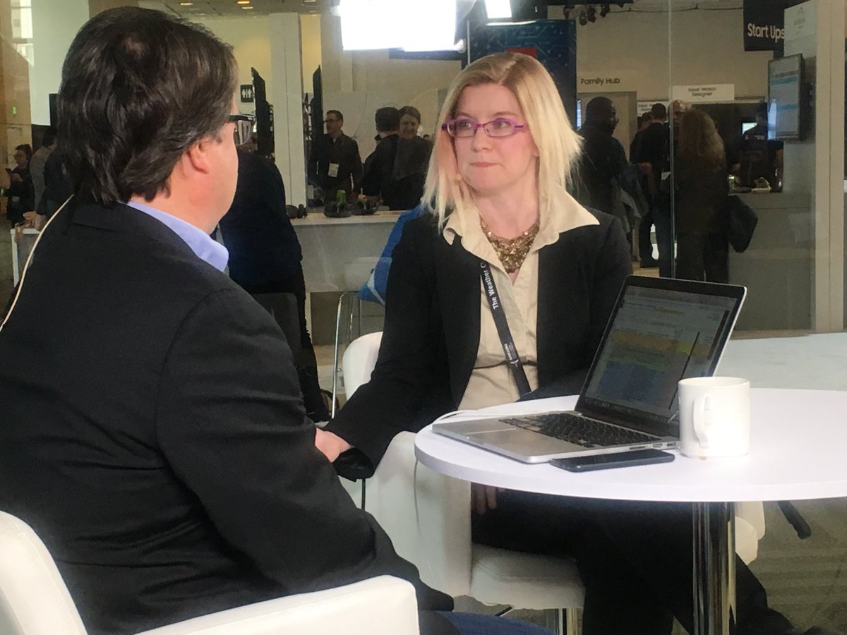 teamanycontext's tweet photo. What’s @acoolong take on AR vs VR? VR needs a bigger push on hardware, but AR has more use cases. With @furrier at #SDC2017 https://t.co/5D6gSxVADN
