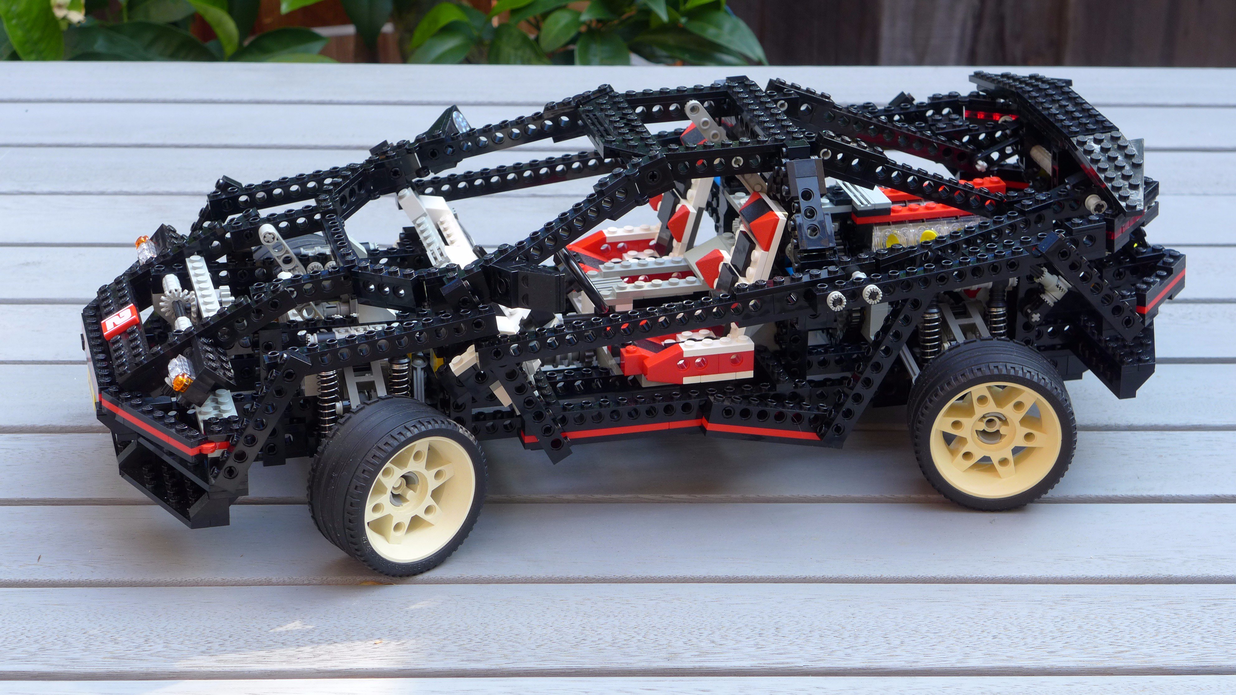 Encommium Faciliteter twinkle Sean - Charlesworth Dynamics on Twitter: "Those rare @LEGO_Group parts were  for 8880 Super Car. AWD, 4 wheel steering, 4 speed gearbox, . Missing shift  plate but looking to 3D print. https://t.co/yjUYPNu3tY" / Twitter